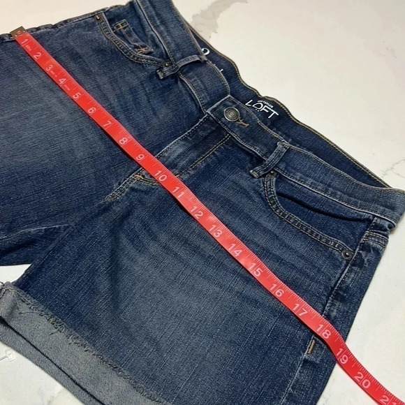 Ann Taylor LOFT  Original‎ jean Shorts. Size 2 - Picture 7 of 8